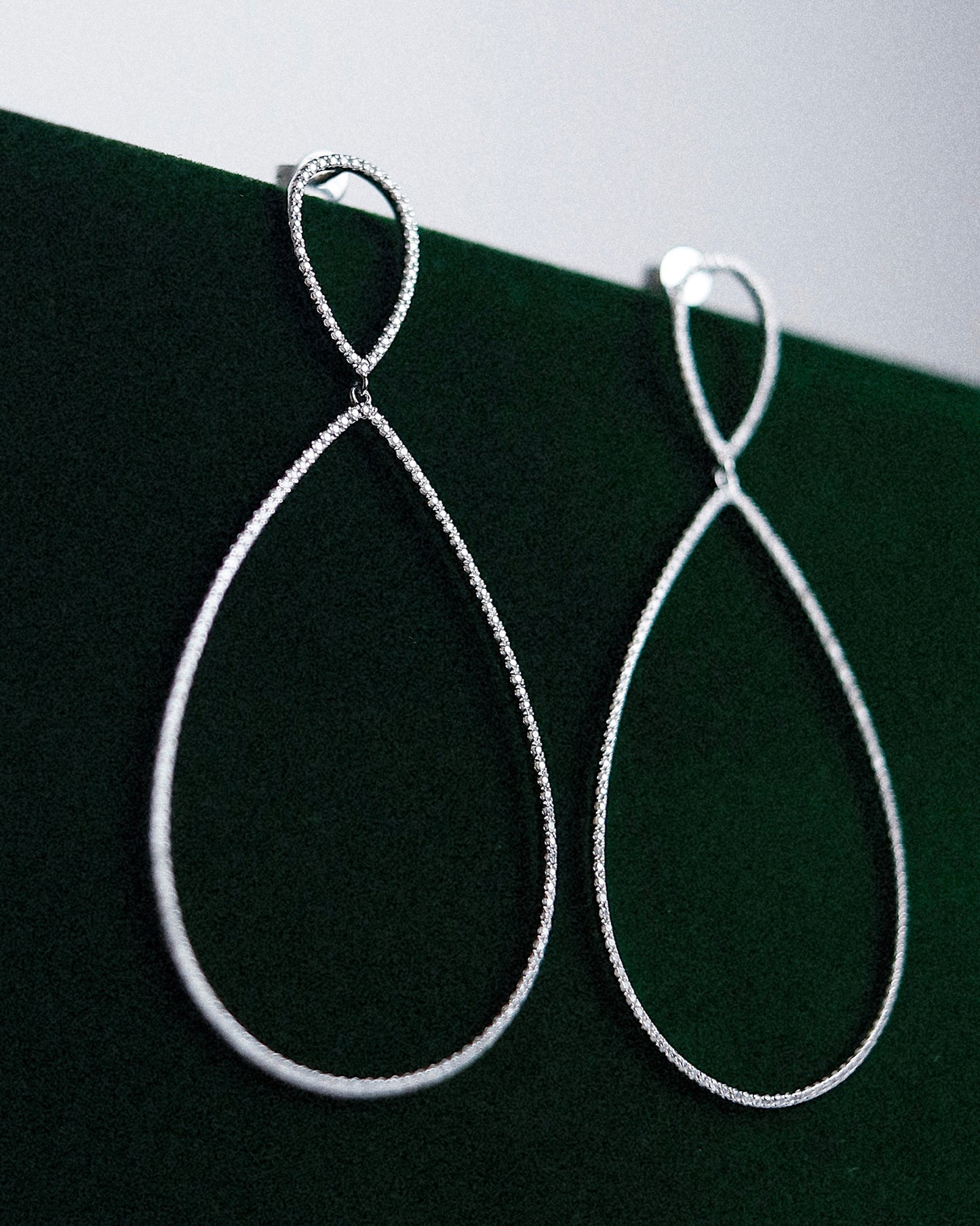 18kt Weissgold Ohringe
Mit 304 Diamanten