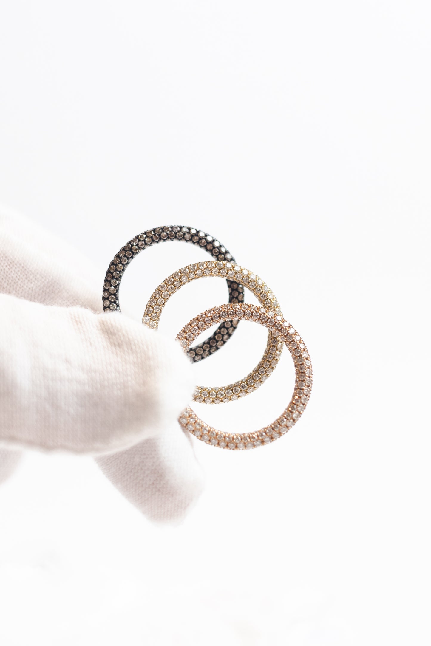 Ring aus 18-karätigem Gold mit Diamanten