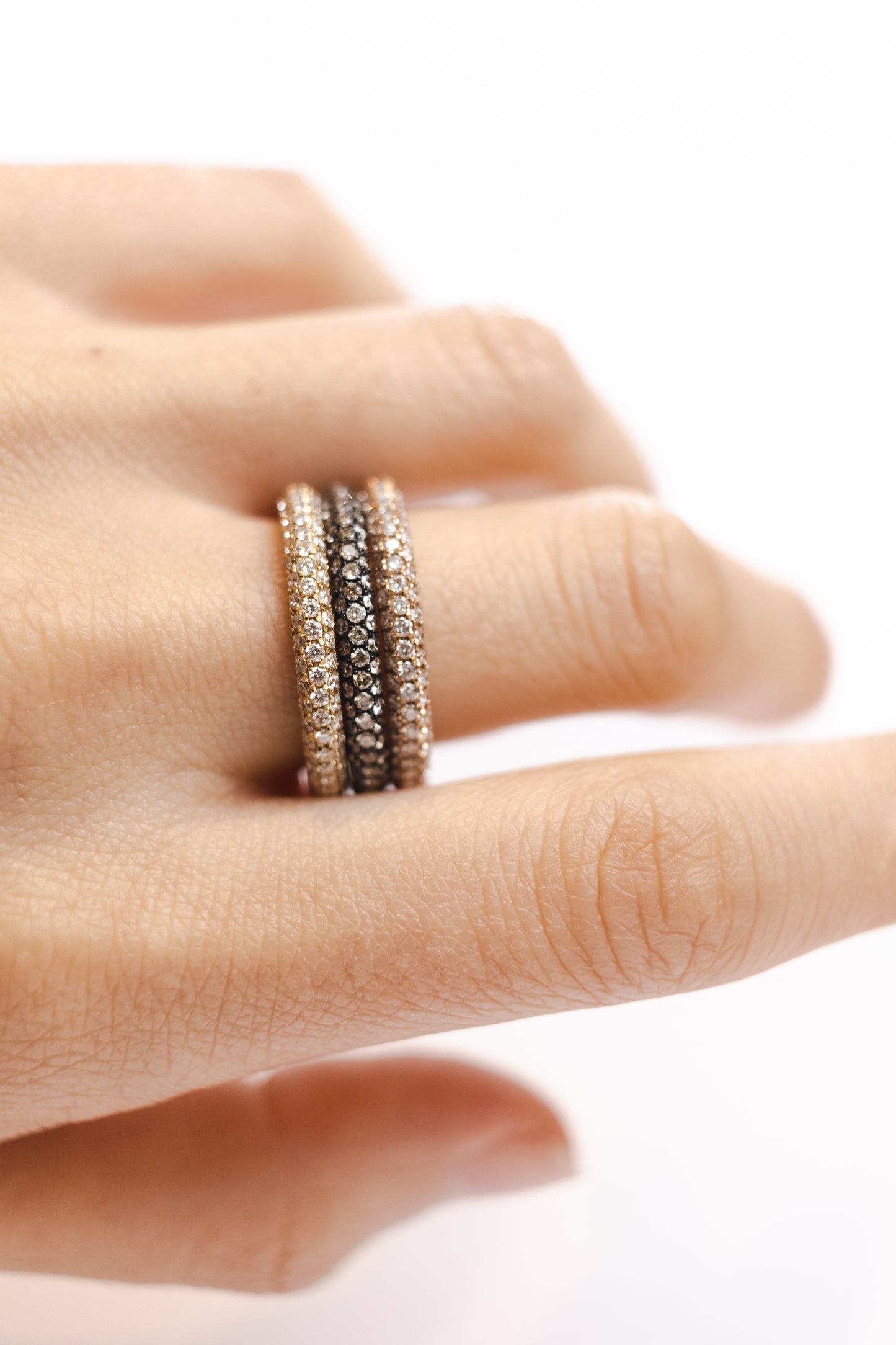 Ring aus 18-karätigem Gold mit Diamanten