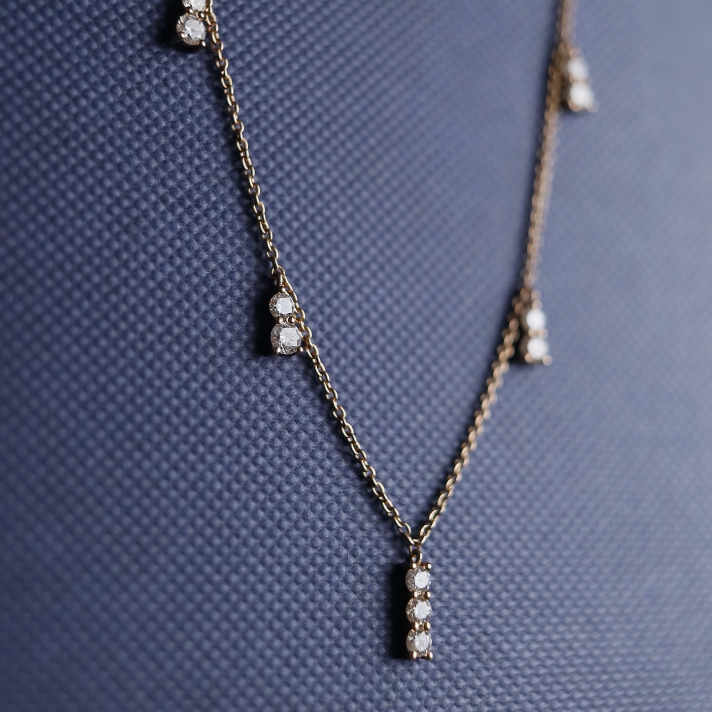 Halskette aus 18-karätigem Gold mit Diamanten von 0,91 Karat TW/VVS