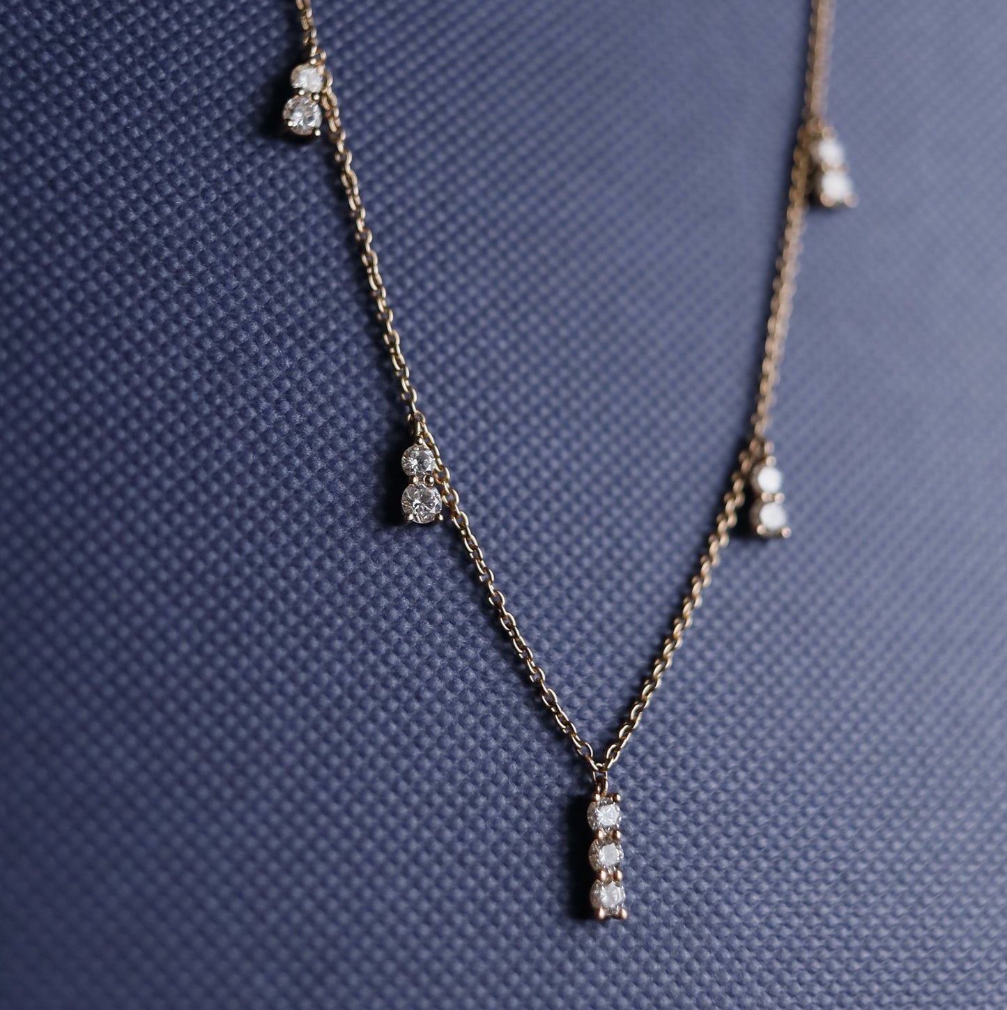 Halskette aus 18-karätigem Gold mit Diamanten von 0,91 Karat TW/VVS